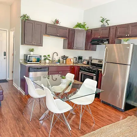 Apartment Spacious 2br Family Oasis In Irving Park 1e Sleeps 6 *