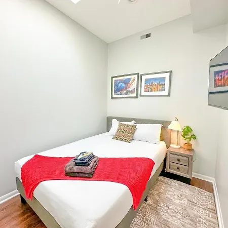 Spacious 2br Family Oasis In Irving Park 1e Sleeps 6 *