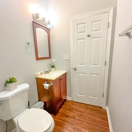 Apartment Spacious 2br Family Oasis In Irving Park 1e Sleeps 6 Chicago