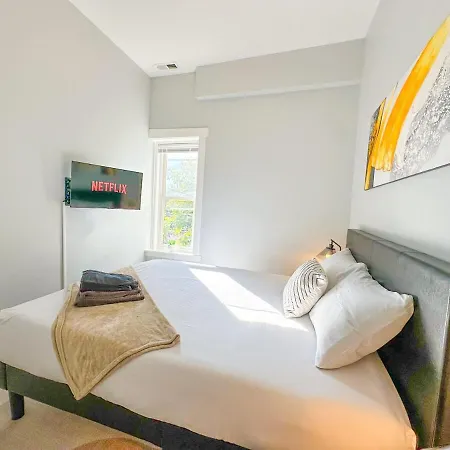Apartment Spacious 2br Family Oasis In Irving Park 1e Sleeps 6 Chicago
