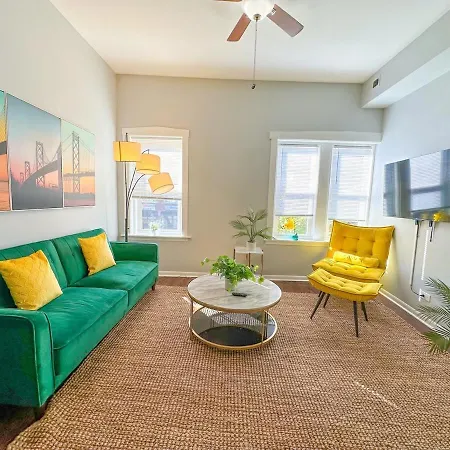 Spacious 2br Family Oasis In Irving Park 1e Sleeps 6 * Chicago