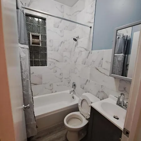 Cozy Two Bedroom Unit Near Lakeview Lincolnpark Wrigley Apartment Chicago