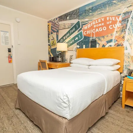 Versey Lincoln Park Hotel 3*