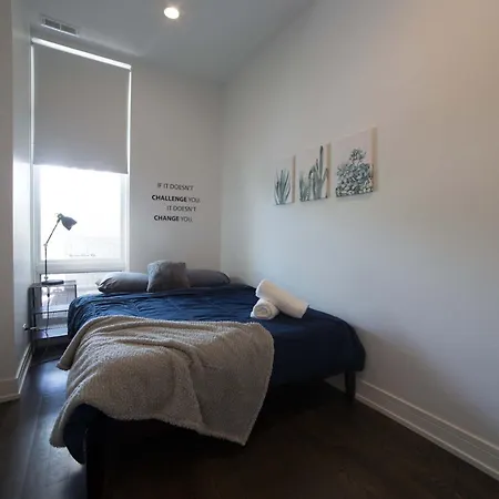 Large 4-bedroom Upscale W Rooftop *