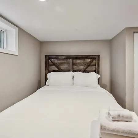 Holiday home Charming Belmont Heights Oasis Chicago