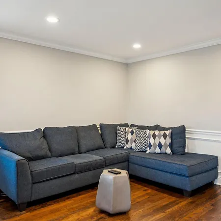 Charming Belmont Heights Oasis Holiday home *