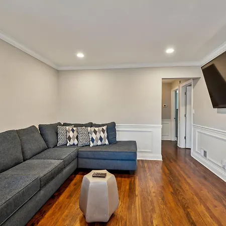 Charming Belmont Heights Oasis
