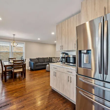 Charming Belmont Heights Oasis Chicago