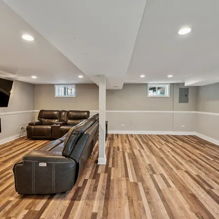 Charming Belmont Heights Oasis * Chicago