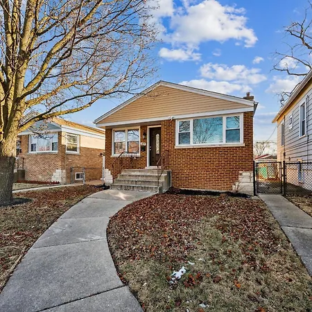 Holiday home Charming Belmont Heights Oasis Chicago