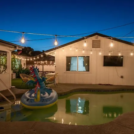 Holiday home Boho Scottsdale Oasis Pool Hot Tub Chicago