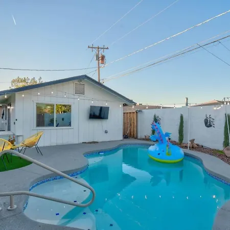 Boho Scottsdale Oasis Pool Hot Tub Holiday home *
