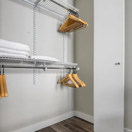 Gold Coast 1br W Gym Lounge 1 Block To L Chi-800 Apartment