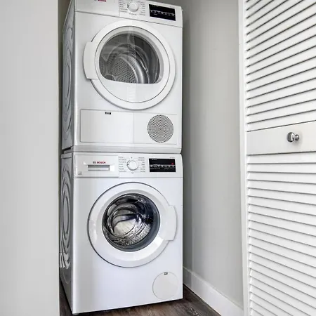 Apartment Gold Coast 1br W Gym Lounge 1 Block To L Chi-800 Chicago