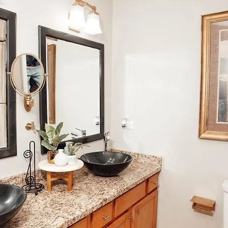Modern Luxury 3 Bedroom In Lovely Apartment Chicago