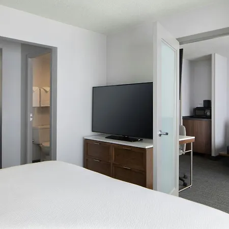 Hotel Courtyard By Marriott Downtown/river North 3*