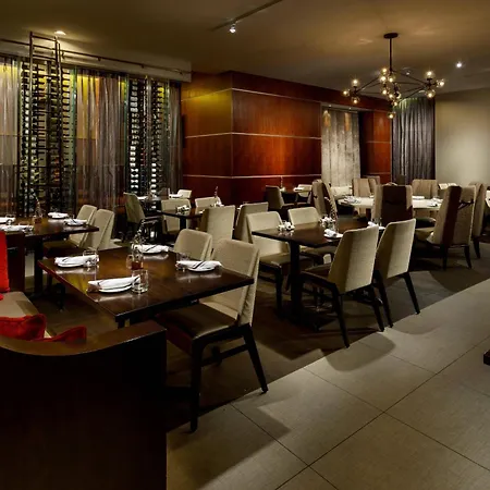 Courtyard Downtown/magnificent Mile
