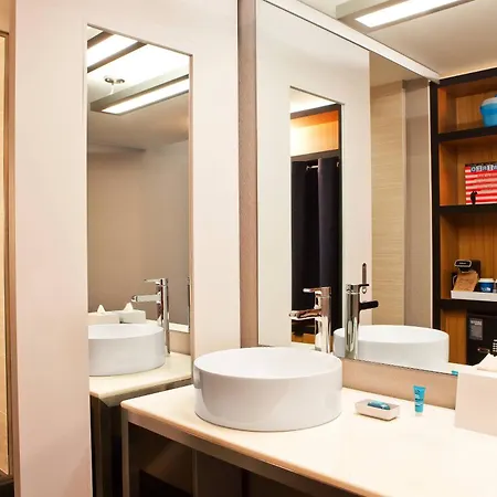 Aloft By Marriott Downtown River North Chicago