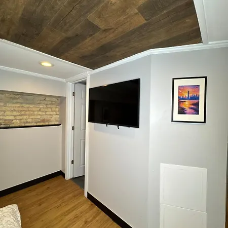 Modern In Lincoln Park