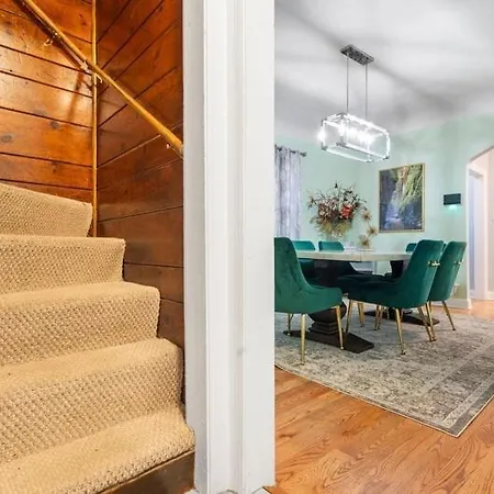 New Luxurious 5bd-2ba Duplex-free Wine-2car Parking Apartment Chicago
