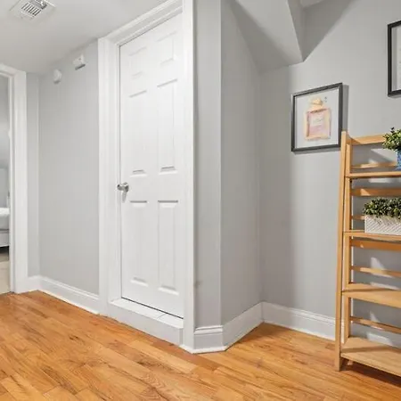 New Luxurious 5bd-2ba Duplex-free Wine-2car Parking Apartment *