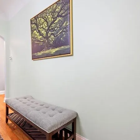 New Luxurious 5bd-2ba Duplex-free Wine-2car Parking Chicago