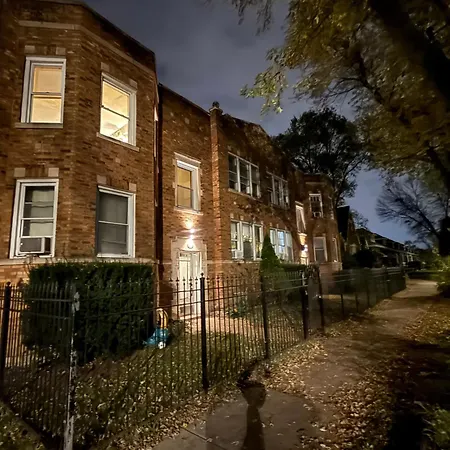 Modern 1br Outdoor Space & Cozy Vibes Apartment Chicago