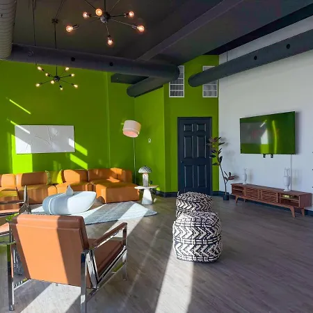 Spacious 6br Good For Groups And Sleeps 12 Near Chinatown, Mccormick & Lakefront Chicago