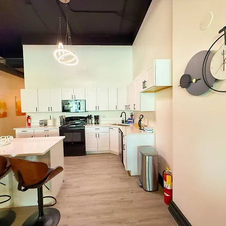 Apartment Spacious 6br Good For Groups And Sleeps 12 Near Chinatown, Mccormick & Lakefront *