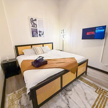 Spacious 6br Good For Groups And Sleeps 12 Near Chinatown, Mccormick & Lakefront *