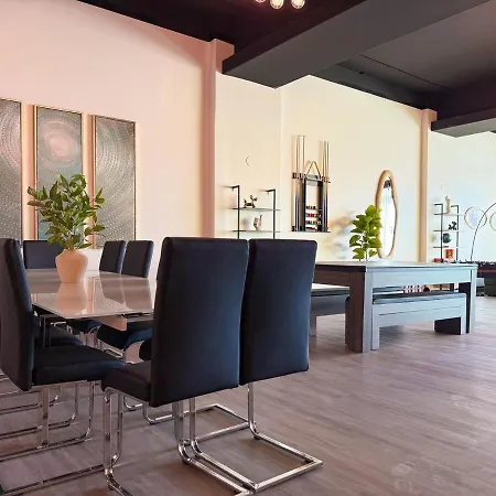 Spacious 6br Good For Groups And Sleeps 12 Near Chinatown, Mccormick & Lakefront * Chicago
