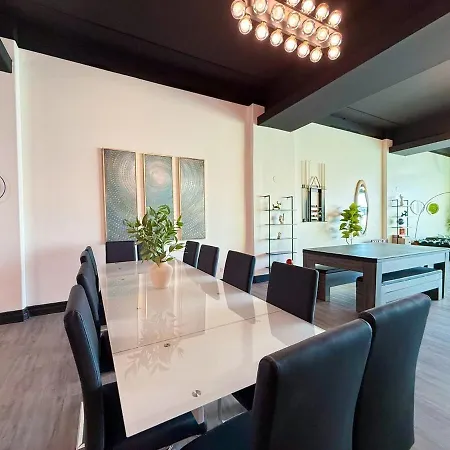 Apartment Spacious 6br Good For Groups And Sleeps 12 Near Chinatown, Mccormick & Lakefront *