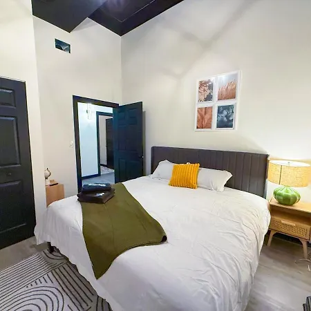Spacious 6br Good For Groups And Sleeps 12 Near Chinatown, Mccormick & Lakefront *