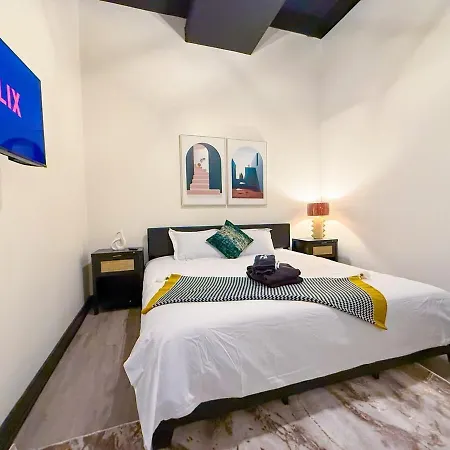Apartment Spacious 6br Good For Groups And Sleeps 12 Near Chinatown, Mccormick & Lakefront *