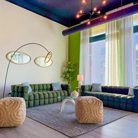 Spacious 6br Good For Groups And Sleeps 12 Near Chinatown, Mccormick & Lakefront Chicago