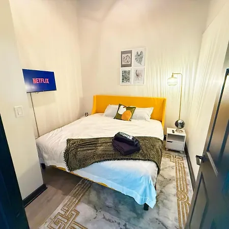 Apartment Spacious 6br Good For Groups And Sleeps 12 Near Chinatown, Mccormick & Lakefront