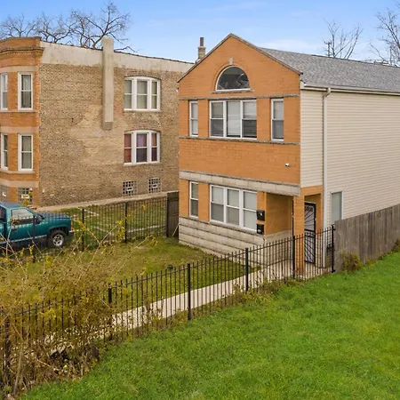 Apartment 420 Lofty Apt, Laundry, A Block Frm Cta
