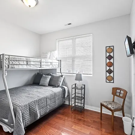 420 Lofty Apt, Laundry, A Block Frm Cta *
