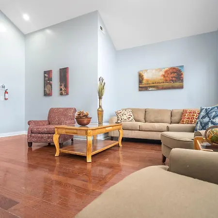 420 Lofty Apt, Laundry, A Block Frm Cta * Chicago