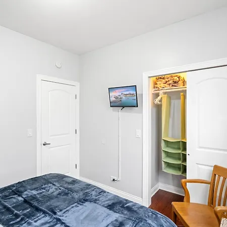 Apartment 420 Lofty Apt, Laundry, A Block Frm Cta