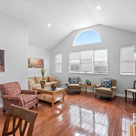 420 Lofty Apt, Laundry, A Block Frm Cta *