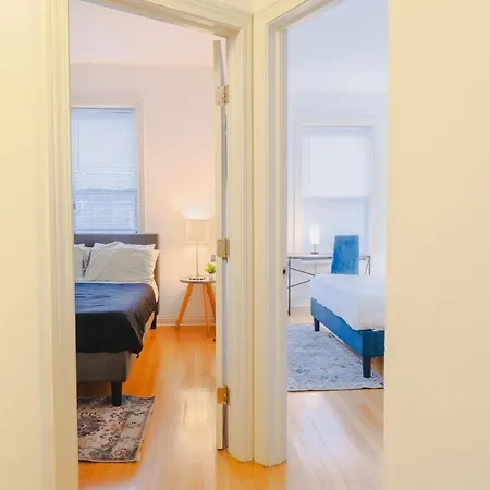 Stylish 4br In Hyde Park, Steps From Uchicago * Chicago