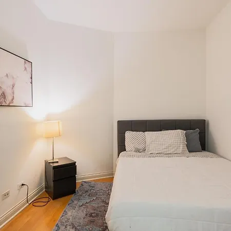 Stylish 4br In Hyde Park, Steps From Uchicago Chicago