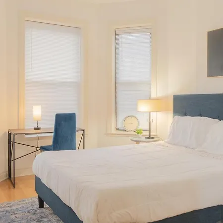 Stylish 4br In Hyde Park, Steps From Uchicago Apartment