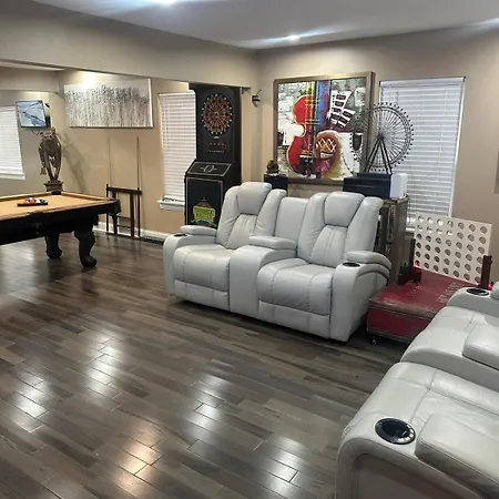 The Marlowe, A Couples Getaway Apartment *