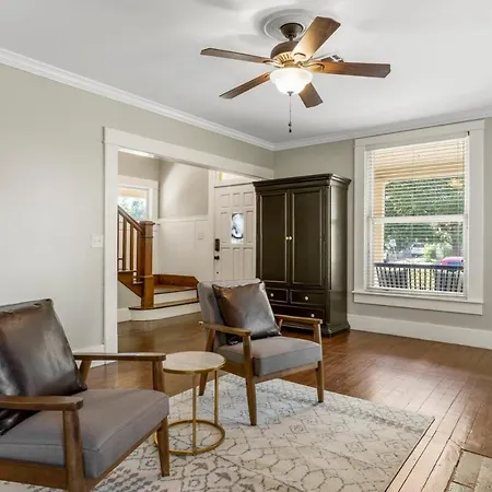 Main House At Cherry Street 4bdr