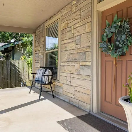 Main House At Cherry Street 4bdr