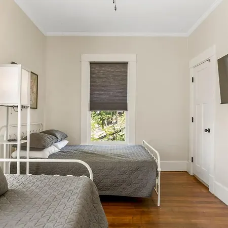 Main House At Cherry Street 4bdr *