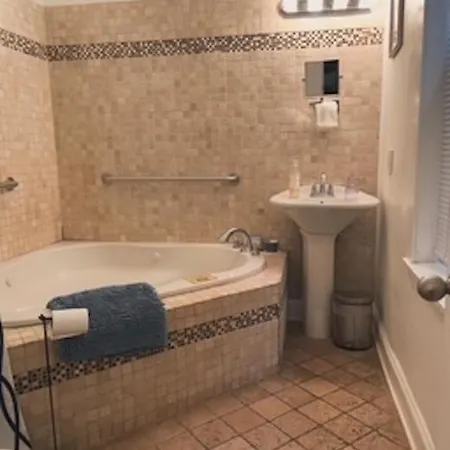 Bed & Breakfast Ray's Bucktown 3*