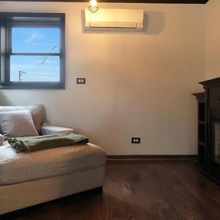 Spacious 4-bedroom With Stunning Backyard Deck In *